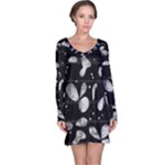 Black and white floral abstraction Long Sleeve Nightdress
