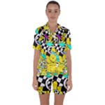 Shapes on a yellow background                            Satin Short Sleeve Pyjamas Set